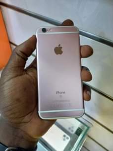 A picture of iphone 6s clean fingerprint At 200 000ugx Swap top up