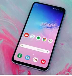 A picture of Samsung Galaxy S10E