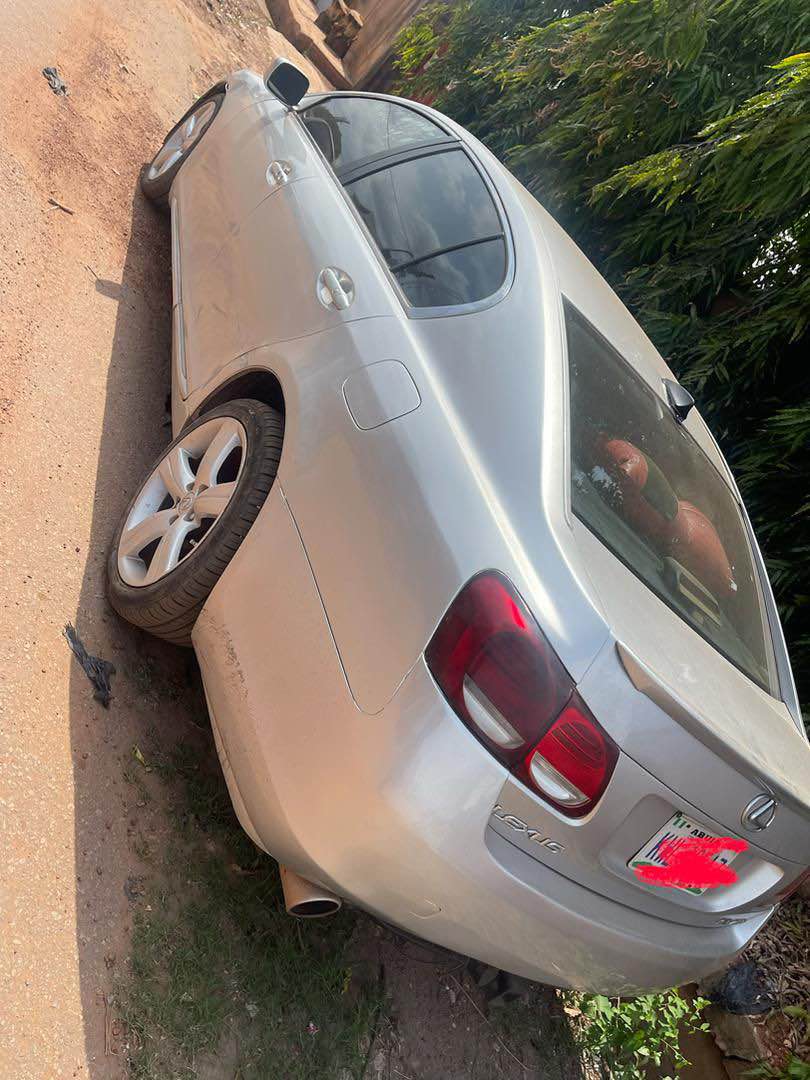 A picture of Lexus GS430