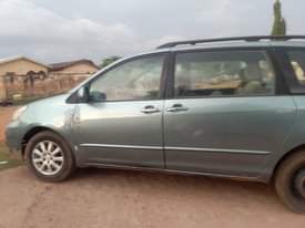 A picture of Toyota sienna for sale Engine and gear working perfectly Ac