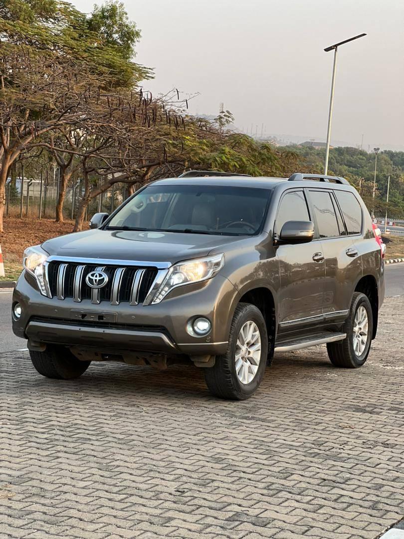 A picture of Toyota land cruiser Prado