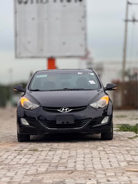 A picture of HYUNDAI ELANTRA LIMITED Foreign used 2014 Model Keyless Original duty