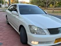 A picture of TOYOTA CROWN