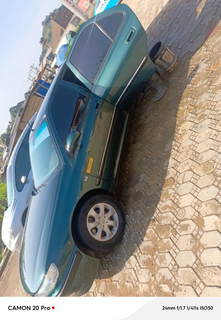 A picture of Clean 2005 PEUGEOT 406 PRESTIGE.