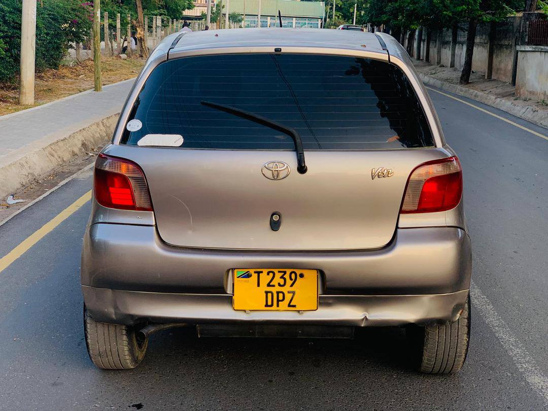 A picture of TOYOTA VITZ