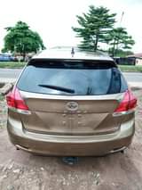 A picture of OWNER NEEDS MONEY BADLY Clean Reg 010 Toyota Venza full