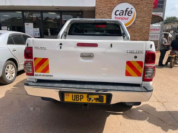 A picture of Toyota Hilux Vigo 2012 3 0cc diesel 1kd Auto 82M