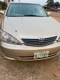 A picture of 2004 Camry car