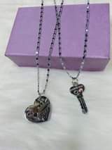 A picture of Couple chains