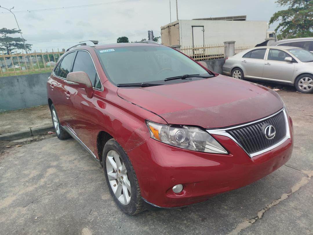 A picture of Lexus RX 350