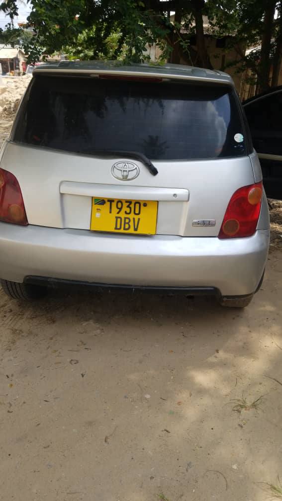 A picture of TOYOTA IST FULL AC FULL DOC M 8.7 CHAP 0745999208