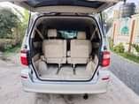 A picture of Toyota Alphard namba DX Bei mil 14 8 Ya mwaka