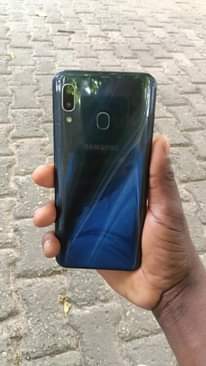A picture of Samsung a30