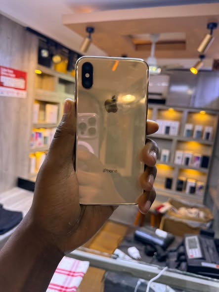 A picture of Iphone Xs