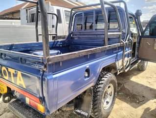 A picture of Land cruiser pick up