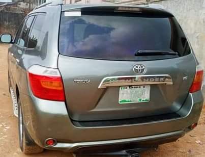 A picture of 09 Highlander