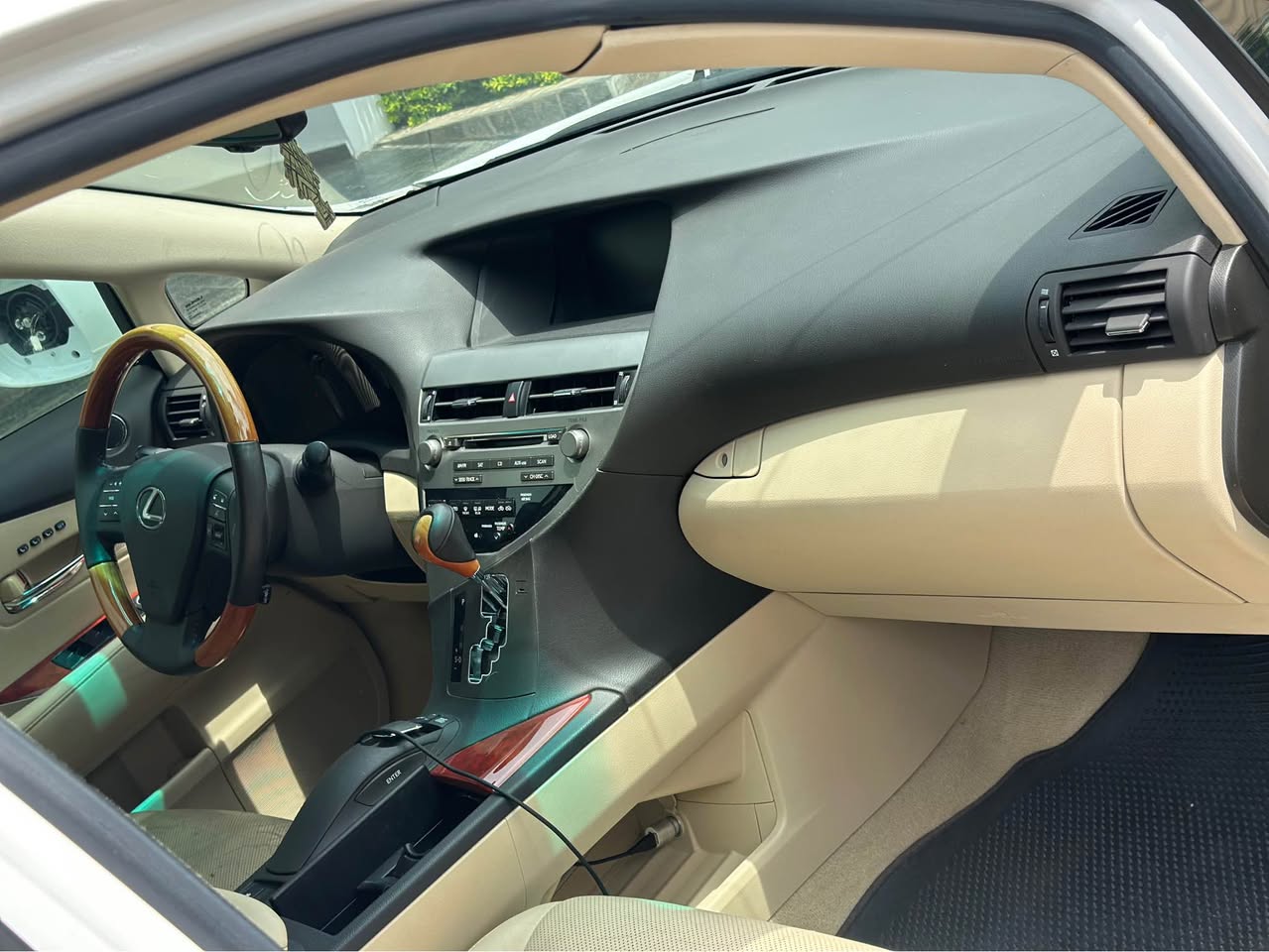 A picture of Lexus Rx350