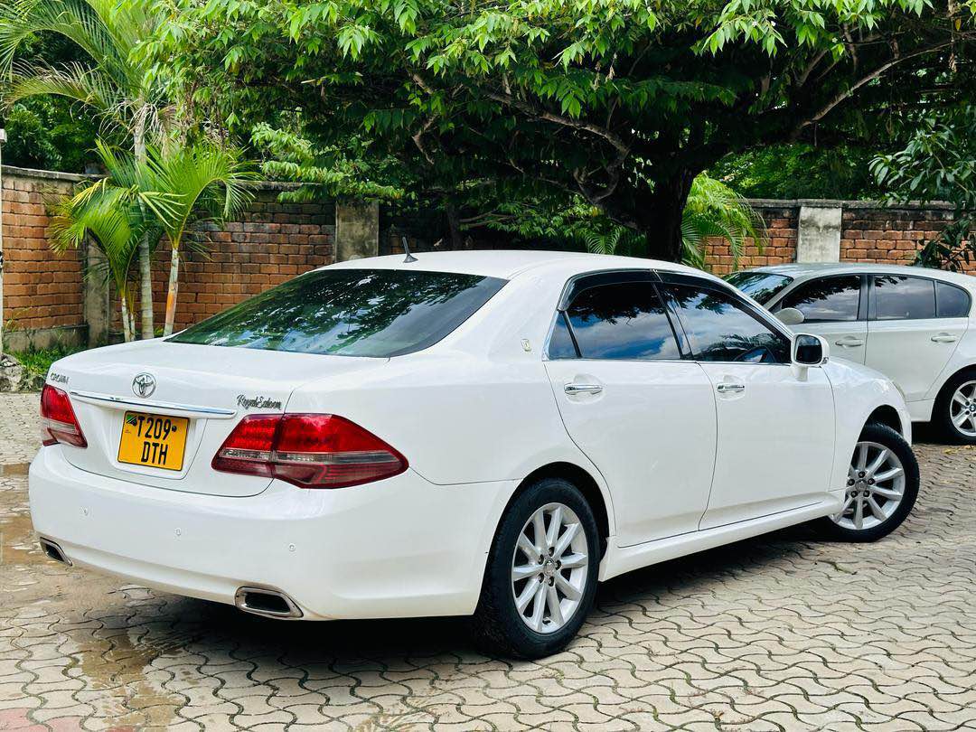 toyota crown