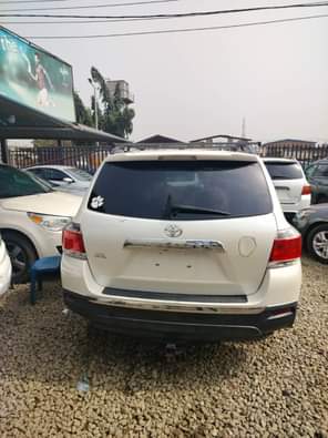 A picture of Toyota Highlander 2012 Direct Tokunbo First body pan 100 Engine