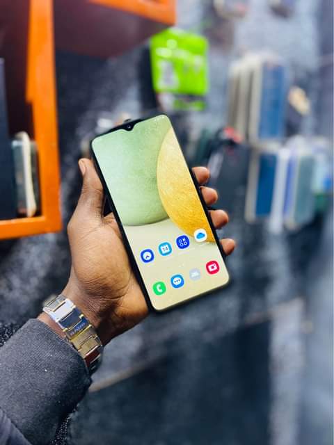 A picture of Samsung A12 Storage gb 128 Clean condition Finger pembeni Bei