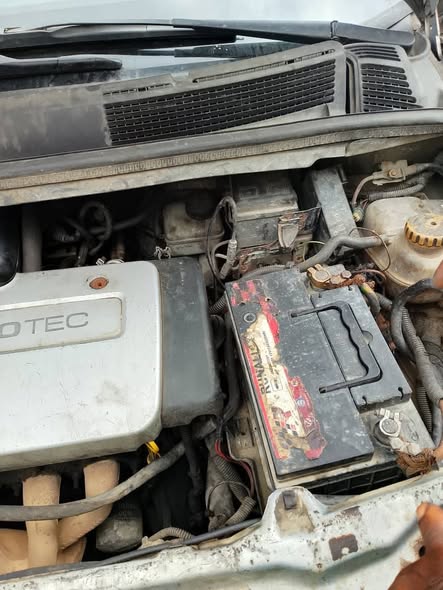 A picture of 08166482890 Opel zafira manual drive first body pan engine lil