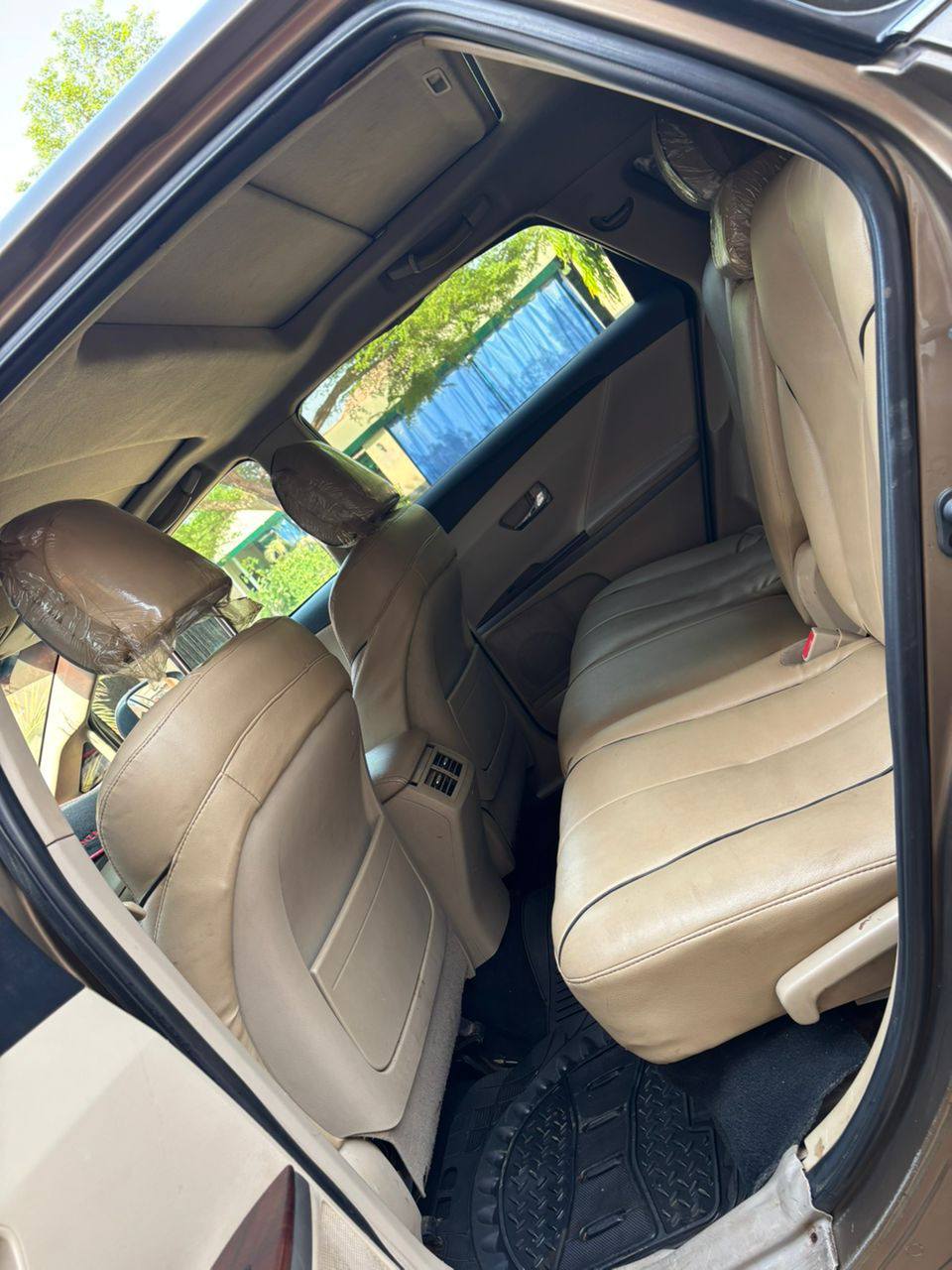 A picture of Distress 2010 model Toyota venza Full option with super sound