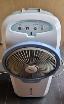 A picture of Lontor mist box fan