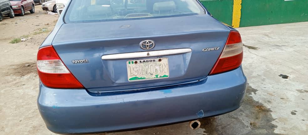 A picture of Toyota Camry 04