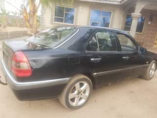 A picture of Mercedes benz c200