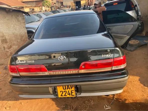 A picture of MARK X buy and drive 0707442262 only 8 5 negotiable