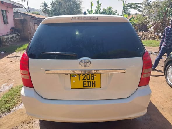 A picture of TOYOTA WISH 16 500 000