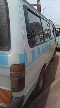 A picture of 2009 TOYOTA HIACE