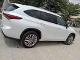 A picture of Toyota Highlander 2023