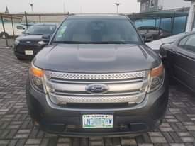 A picture of Ford explorer