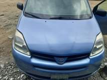 A picture of Toyota sienna