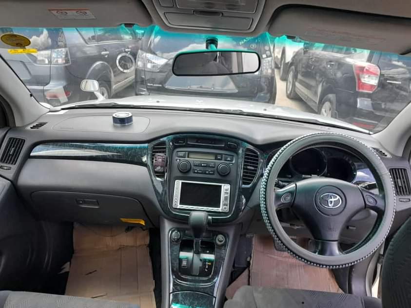 A picture of TOYOTA KLUGER