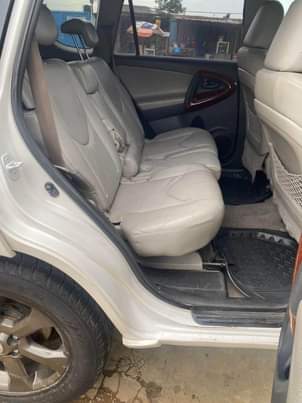A picture of Toyota RAV4 2010
