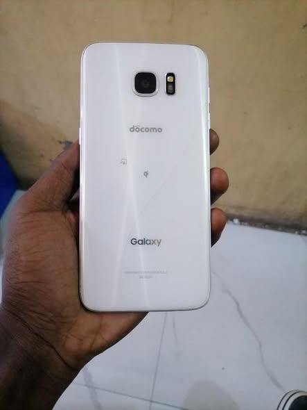 A picture of SAMSUNG 7 EDGE GB32 BEI 70K