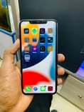 A picture of Iphone Xs Max 64gb