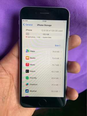 A picture of iPhone SE 2020 dual sim 128gb storage