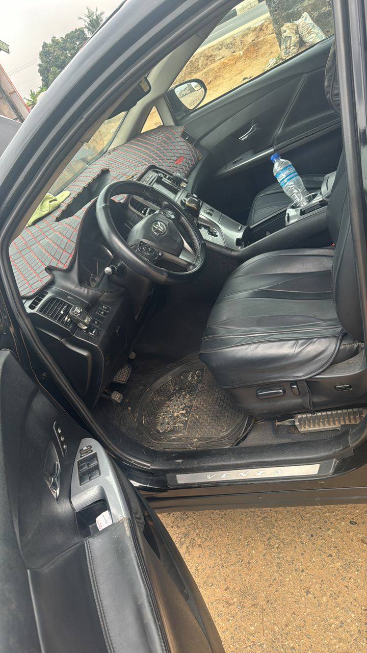 A picture of Toyota Venza 2014 model Full option Every thing is working