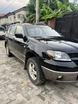 A picture of Mitsubishi Outlander 04