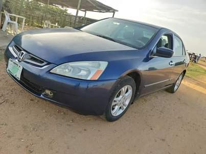 A picture of Honda Accord 2004