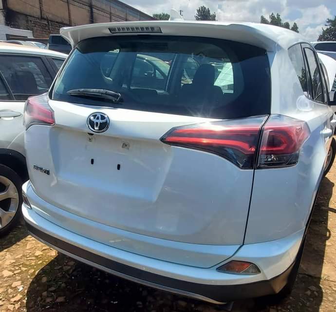 A picture of Rav4 2017 125m UBR