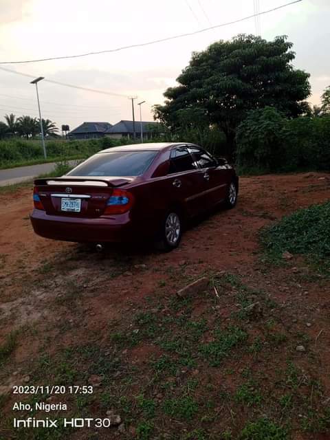 A picture of Camry 2 4