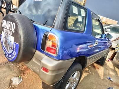 A picture of Toyota rav4