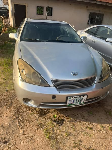 A picture of Dealer s deal Sharp Lexus Es330 2005 model
