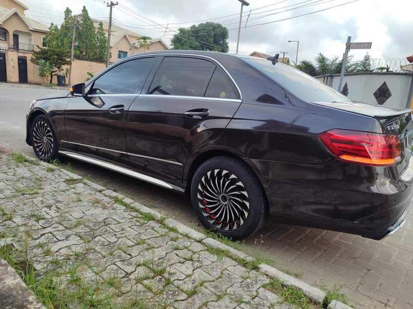 A picture of Mercedes Benz E250 2011 model