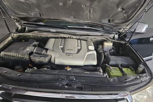 A picture of TOYOTA LAND CRUISER 2008 GXR V8 GCC SPEC