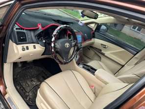 A picture of WOW This is extremely clean Toyota venza 2010 model tokubo